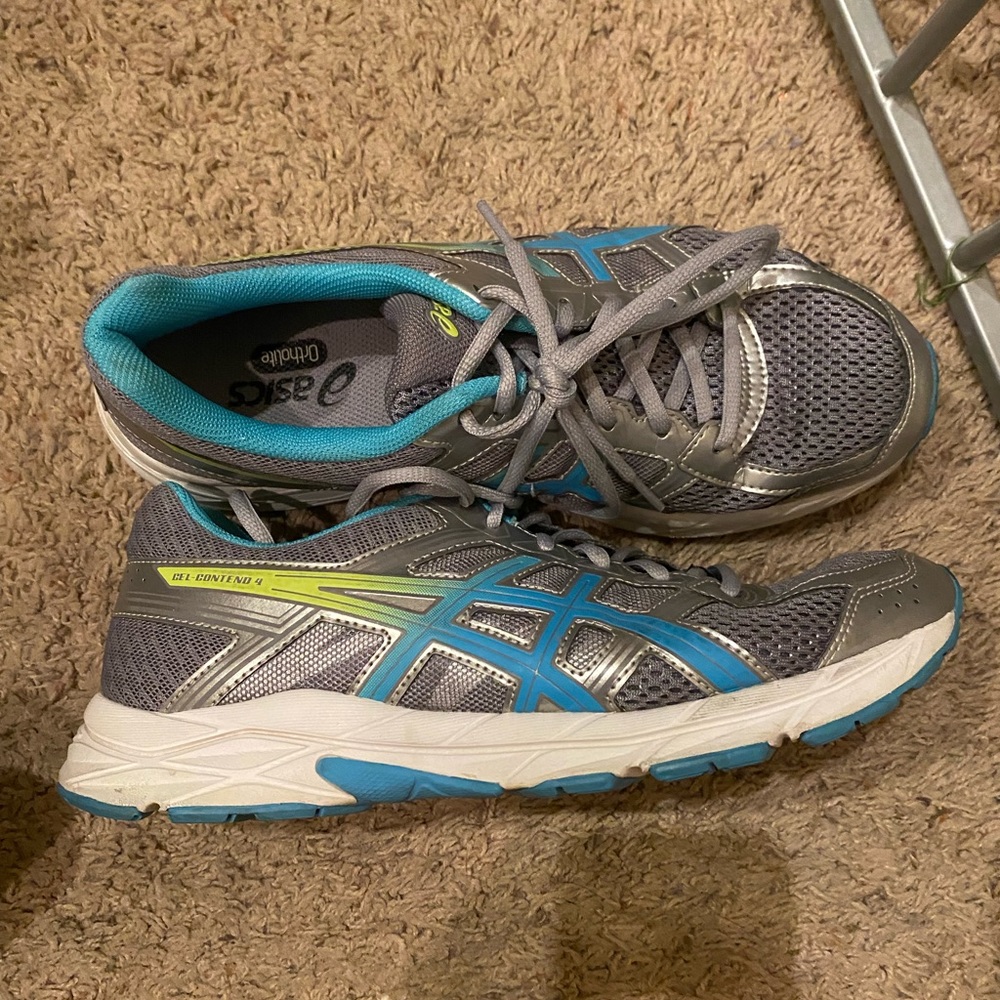 Woman’s ASICS shoes OrthoLite 9